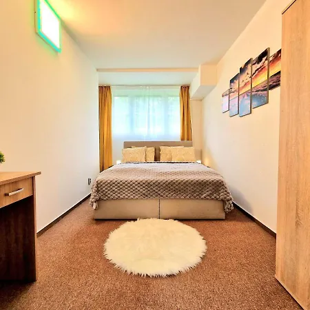 Wellness Gold Apartment With Private Sauna & Jacuzzi Prague Exterior photo